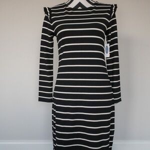 Old Navy Black and White Striped Dress Sz XS‎